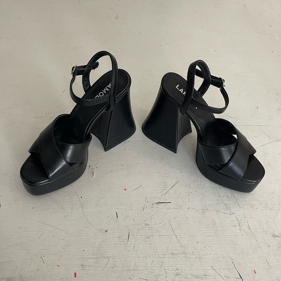 LAMODA flared heel platform sandal in black, size: 6 - Picture 3 of 9